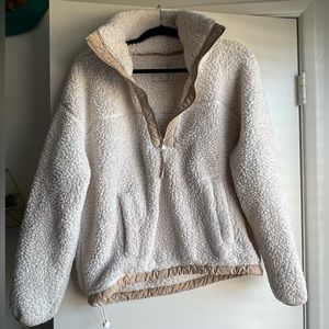 Medium oversized Abercrombie & Fitch wool sweater.
